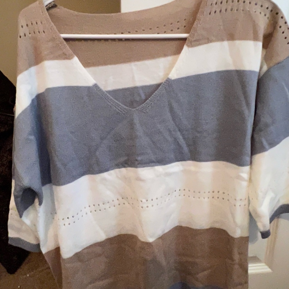 Short sleev sweater